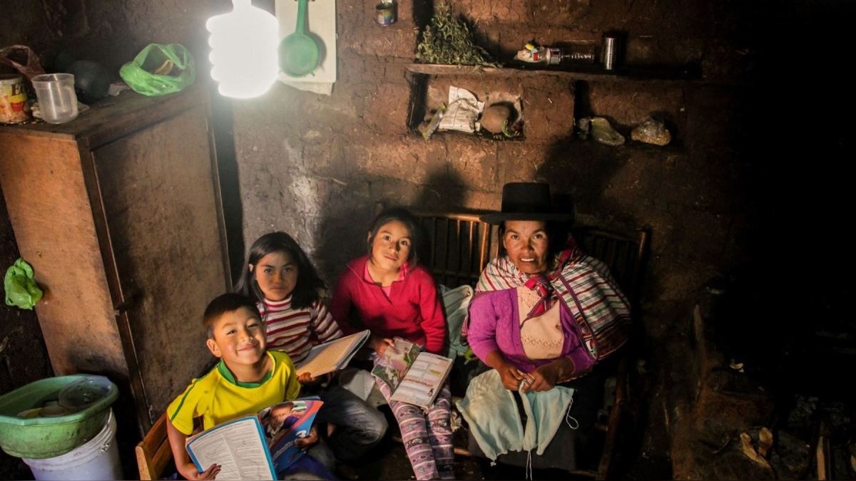 Despues de 45 años, los caseríos de Sarín tendrán energía eléctrica 