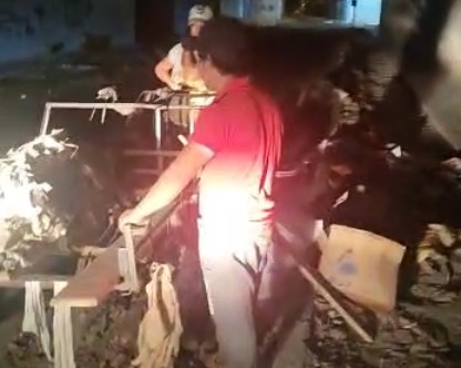 Trujillo: trabajadores de Segat intervienen a otra persona arrojando basura en la vía pública