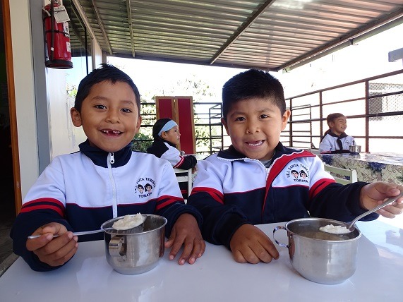 Qali Warma atiende con alimentación escolar a más de 1 millón de niñas y niños de inicial en todo el país