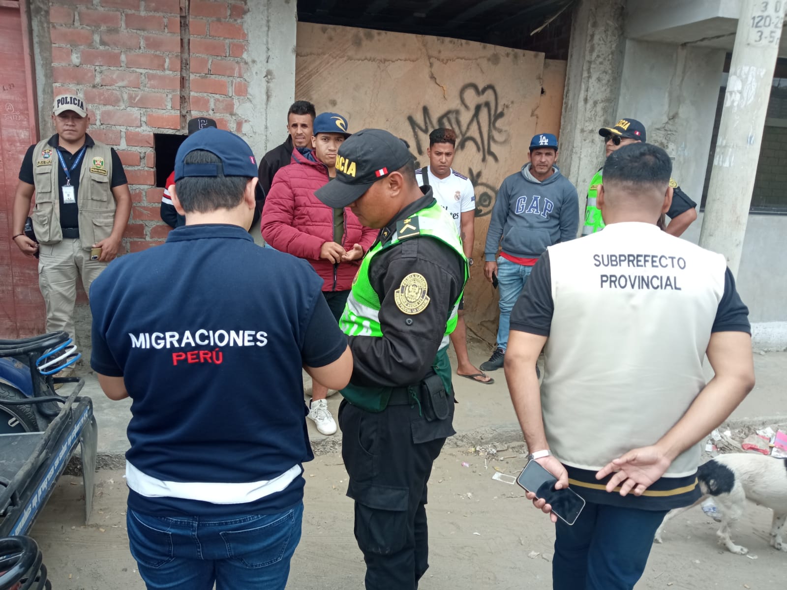 Migraciones interviene a 16 extranjeros durante operativo en Ascope