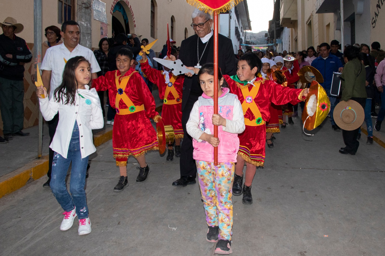 Celebraron con el Arzobispo de Trujillo la fiesta patronal  de  Santiago de Chuco