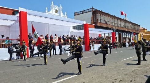 Miles de trujillanos disfrutaron del desfile cívico militar por Fiestas Patrias
