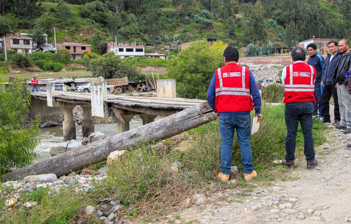 Equipos del MTC inspeccionan puentes y emergencias viales en varias regiones   