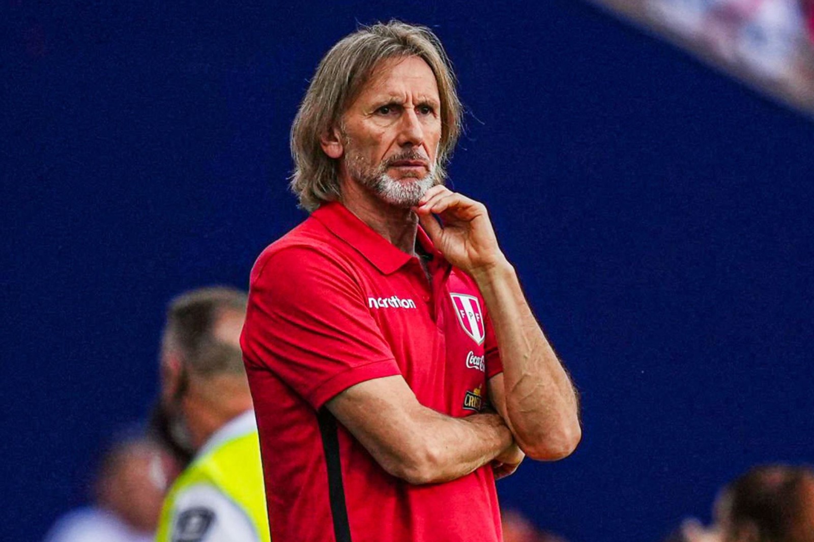 Peruanos pagan apuestas si Gareca es elegido técnico de la selección de fútbol