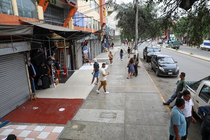 Trujillo: municipio sigue retirando instalaciones irregulares en la avenida España