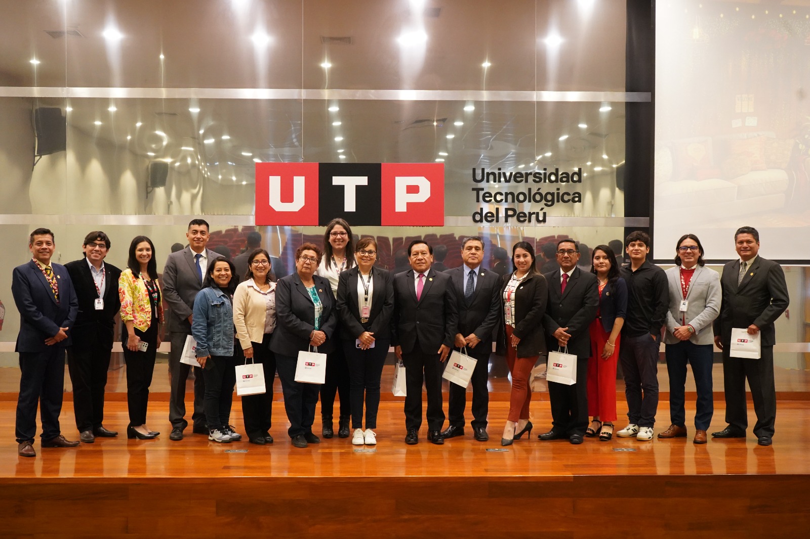 Campus UTP Trujillo recibió la visita del Colegio Regional de Licenciados en Administración