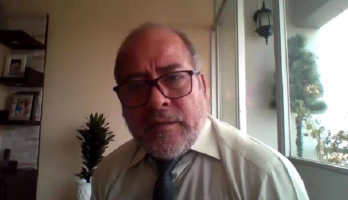 Alumnos de la UCV sustentan tesis de titulación de manera virtual en plena cuarentena