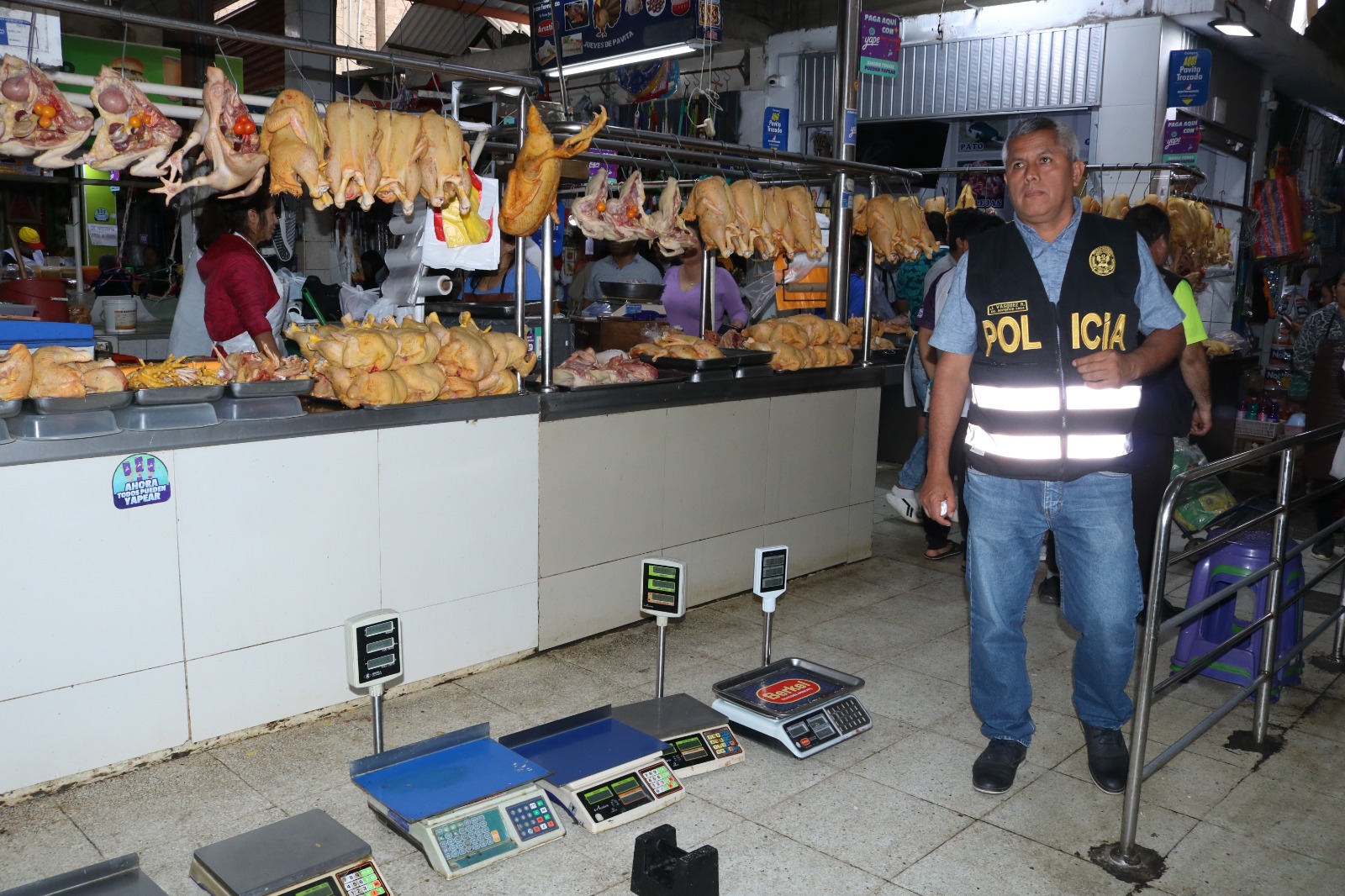 Decomisan balanzas adulteradas en operativo de control en mercado Palermo