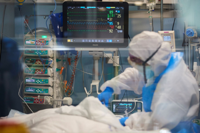 Gobierno y clínicas acuerdan intercambio prestacional en beneficio de pacientes con covid-19