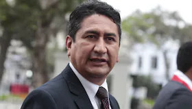 Fiscalía apela resolución y exige 18 meses de prisión preventiva en su contra Vladimir Cerrón por caso Antalsis