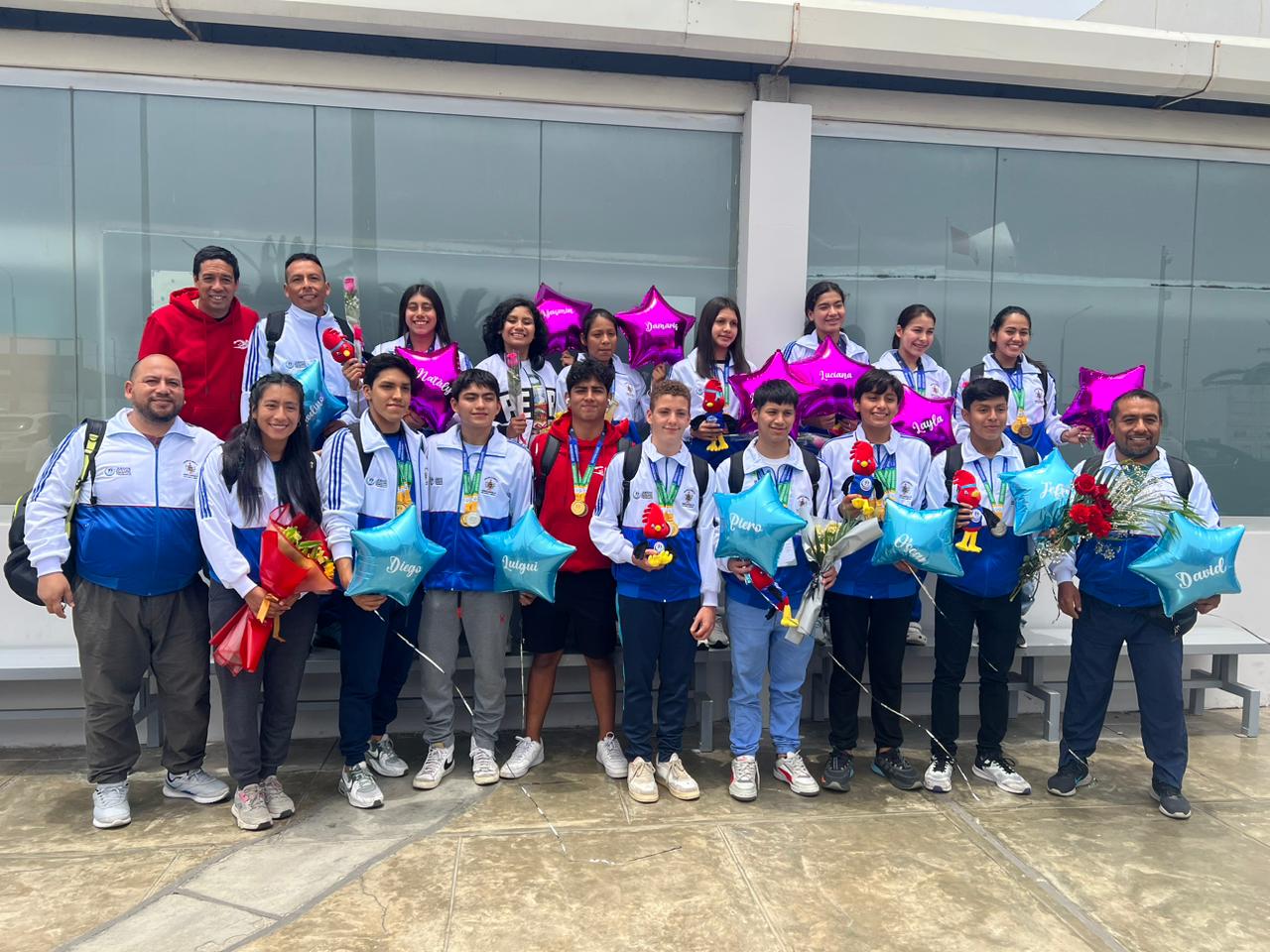 La Libertad: nadadores traen medallas de oro