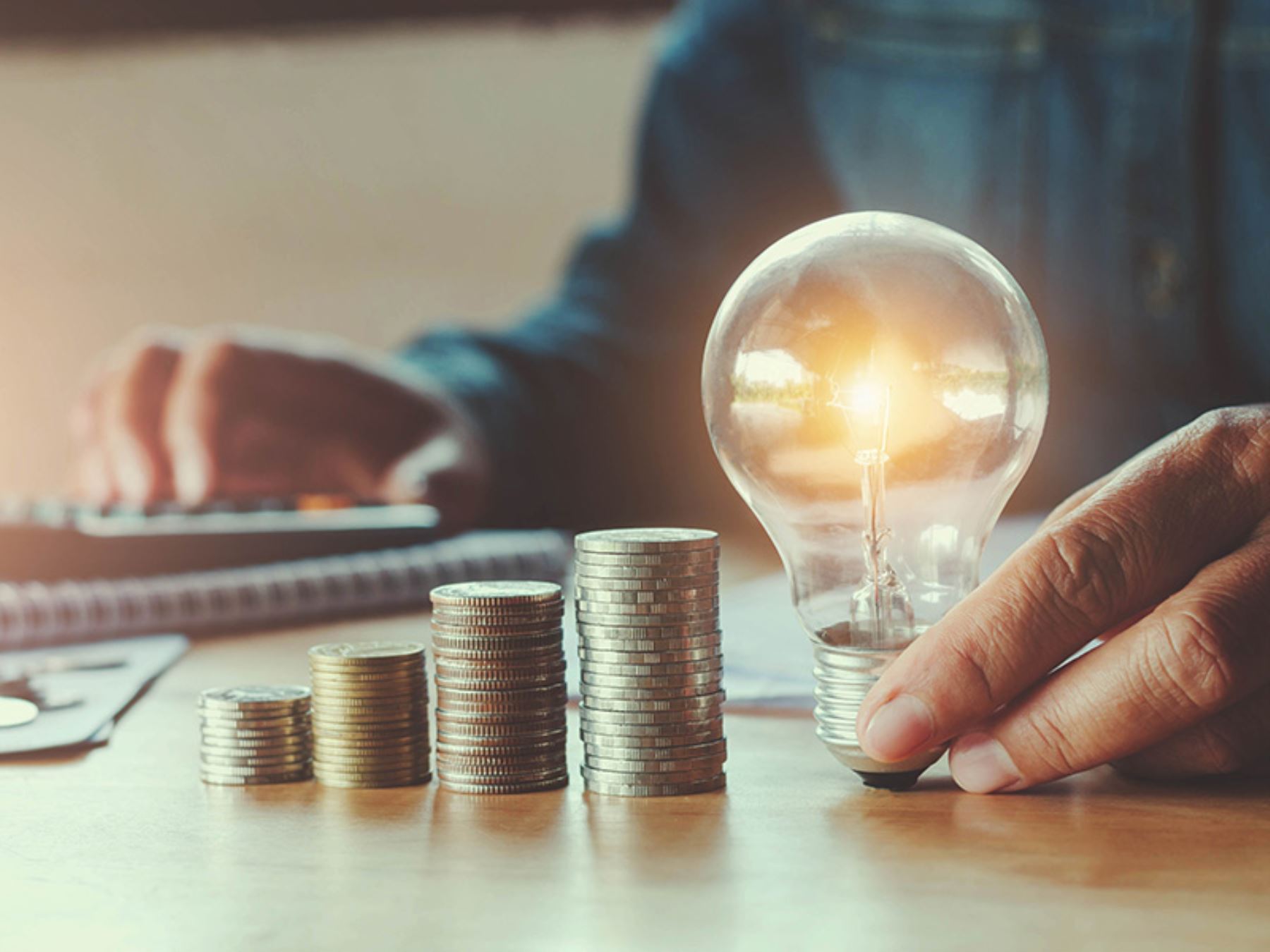 Tarifa de luz para usuarios domiciliarios se reduce en -0.31 % desde hoy