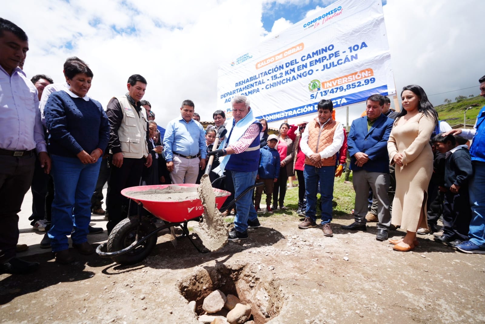 La Libertad: se inicia construcción de carretera Agallpampa – Julcán