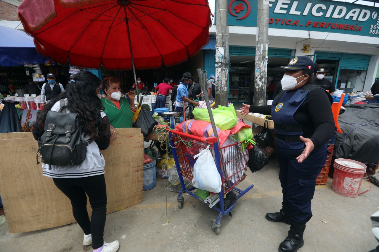 Trujillo: alcalde pidió que vacunaran a personal de limpieza y seguridad contra la covid-19