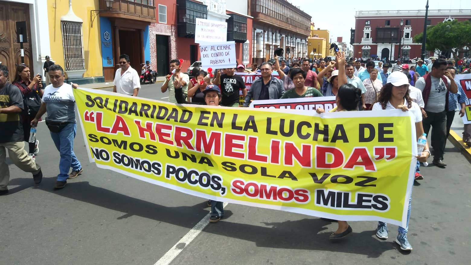 Cierre de mercado La Hermelinda podría suspenderse a falta de policías 