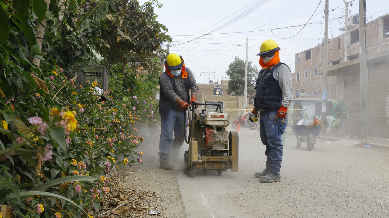 Laredo: Comuna inicia refacción de pistas y veredas en diversos sectores