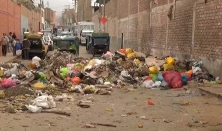 Basura invade calles del distrito de Florencia de Mora