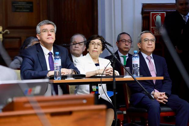 Congreso rechaza inhabilitación de magistrados Vásquez, Tumialán, de la Haza e inhabilita a Inés Tello