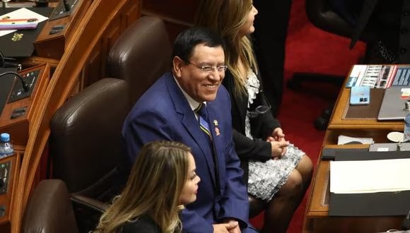  ‘Ley Soto’: presidente del Congreso votó a favor de ley que lo benefició en caso de presunta estafa