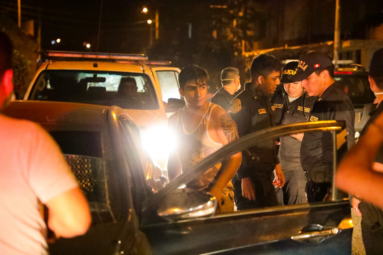 Más de 400 detenidos durante noche de toque de queda en Trujillo