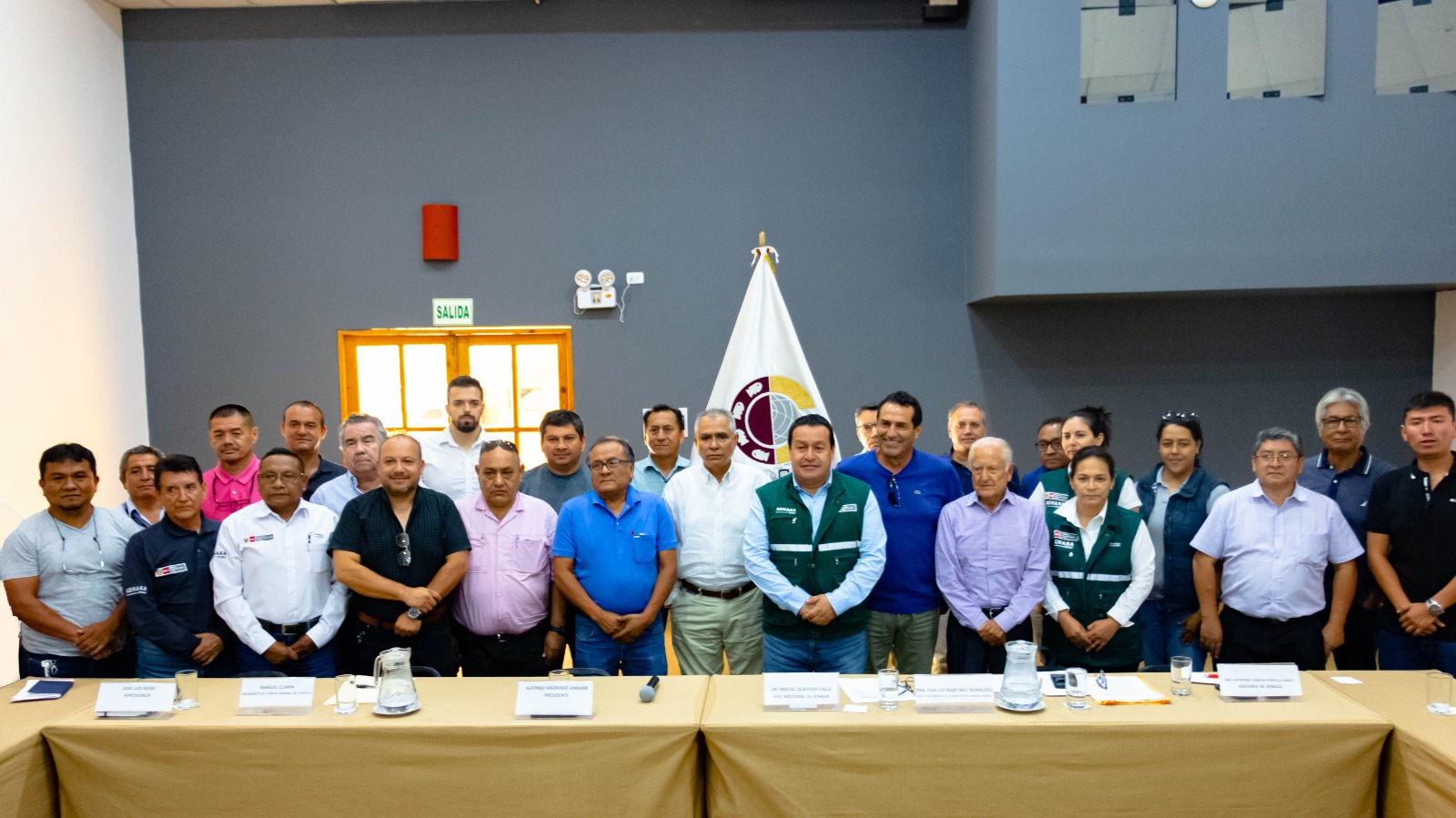 CCLL promueve mesa de diálogo para iniciar la vacunación contra la influenza aviar