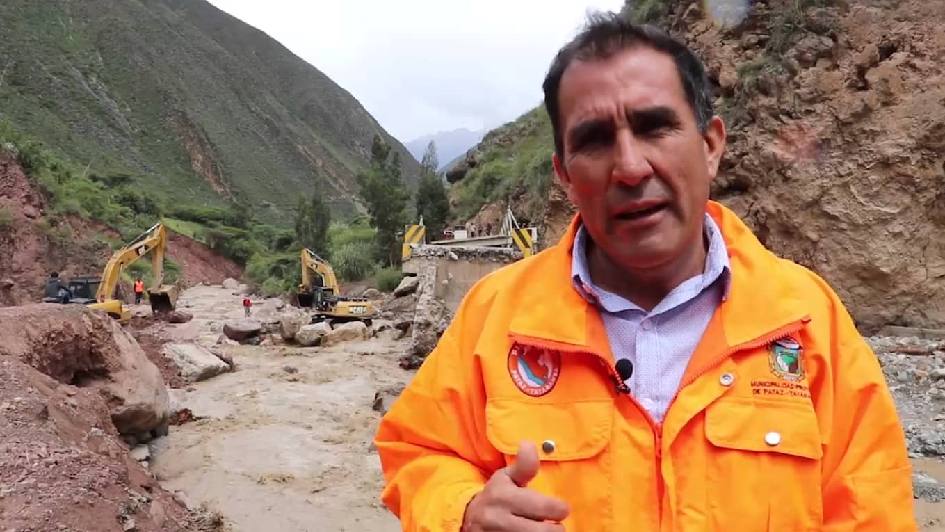 Alcalde de Pataz pide maquinaria para rehabilitar caminos y puentes