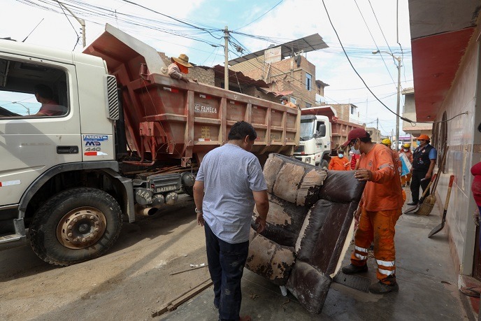 Trujillo: Municipio pide a vecinos de Los Jazmines sacar objetos en desuso y dejarlos en lugares estratégicos de su urbanización