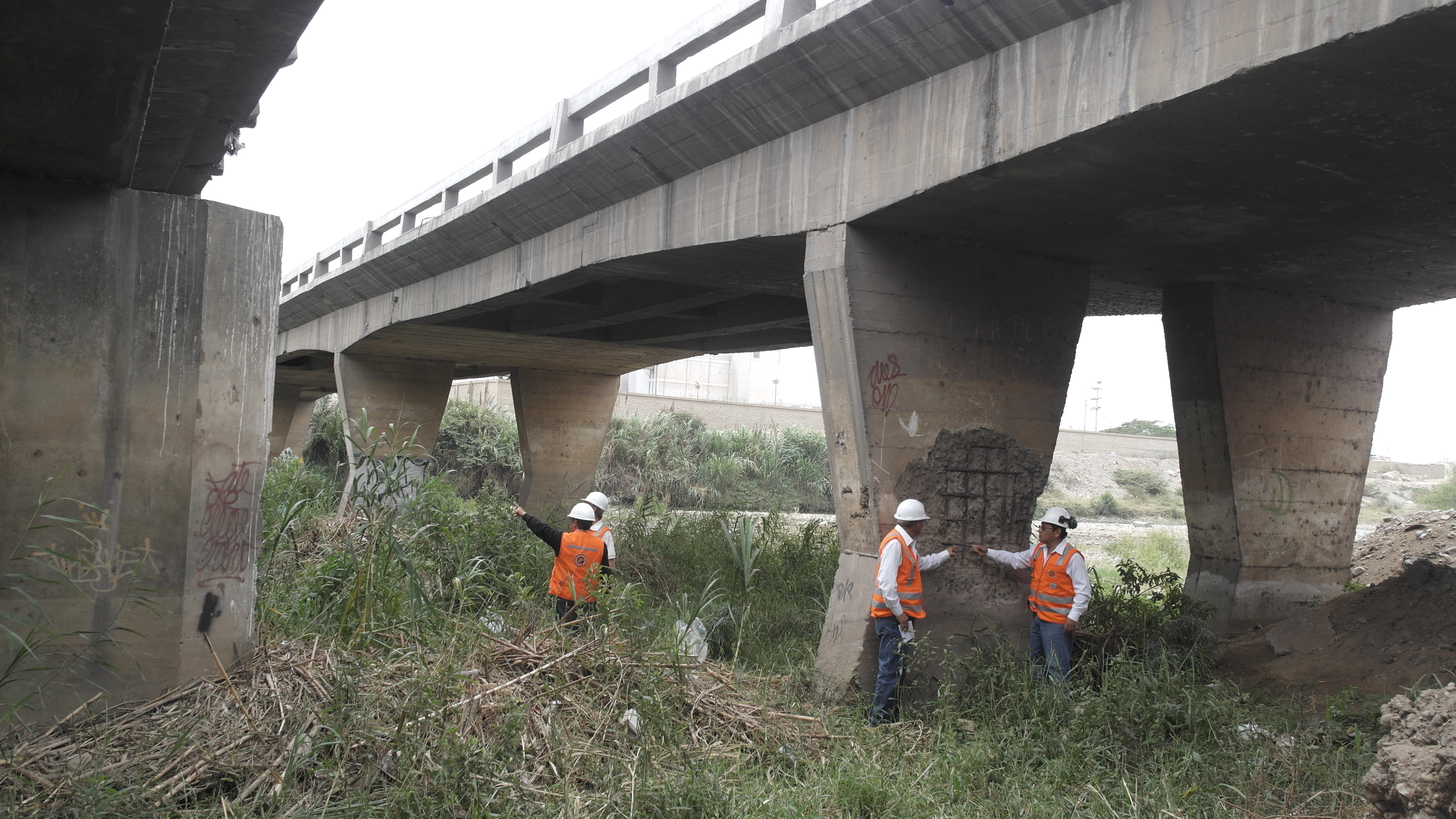 Pronostican colapso del puente Moche