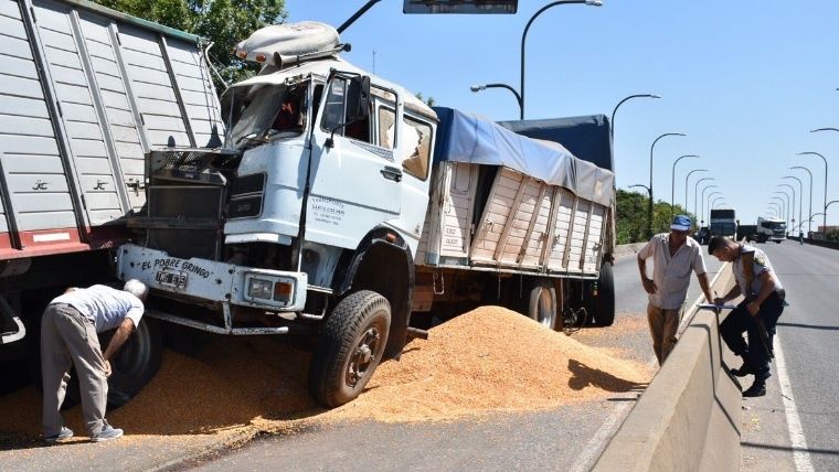 Chao: Joven de 21 años muere decapitado en choque de camiones