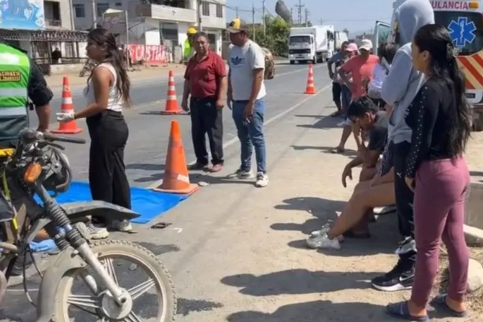 Virú:  motociclista fallece tras colisionar contra una combi y bus