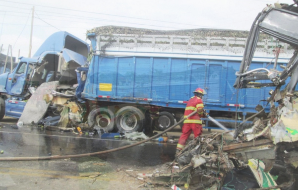 Chepén: dos muertos y 11 heridos en accidente en la carretera Panamericana