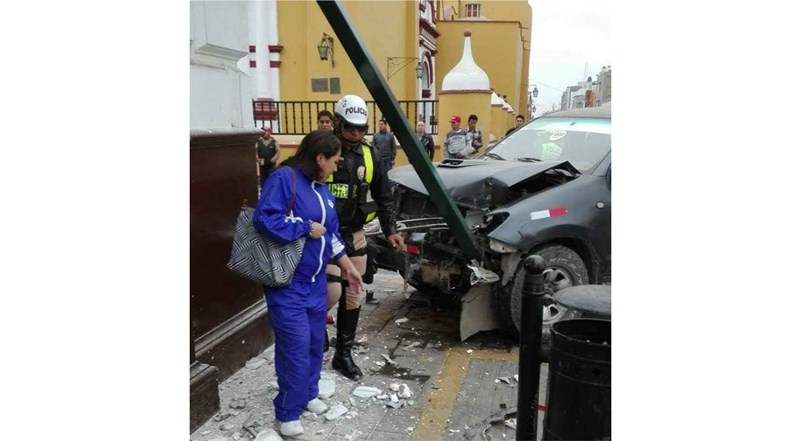 Trujillo: mujer resulta herida en accidente de tránsito en el centro de la ciudad