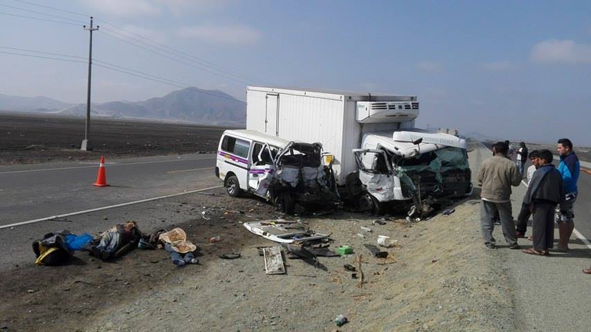 Guadalupito: cuatro muertos dejó accidente de combi