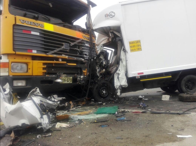  Víctor Larco: un muerto y dos heridos deja accidente de tránsito