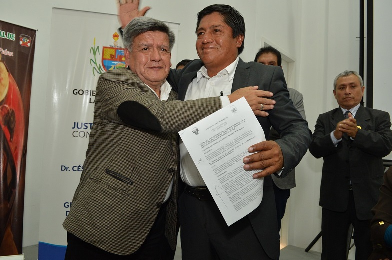 Acuña utilizó evento de minería para volver a insinuar su posible candidatura