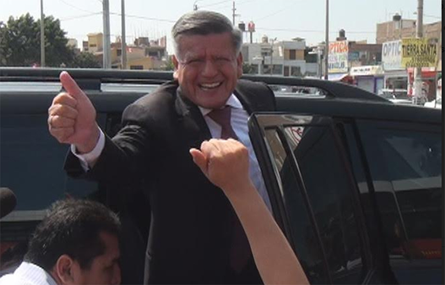 Juicio contra César Acuña continúa por video de "plata como cancha"