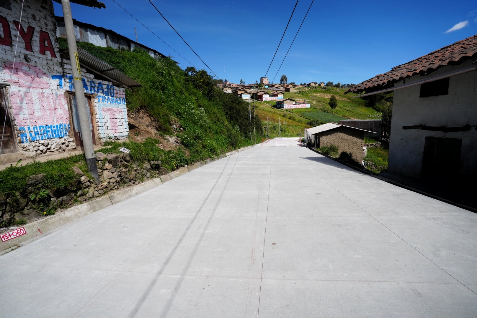 La Libertad: construye la primera vía de concreto del país en la carretera Agallpampa-Julcán