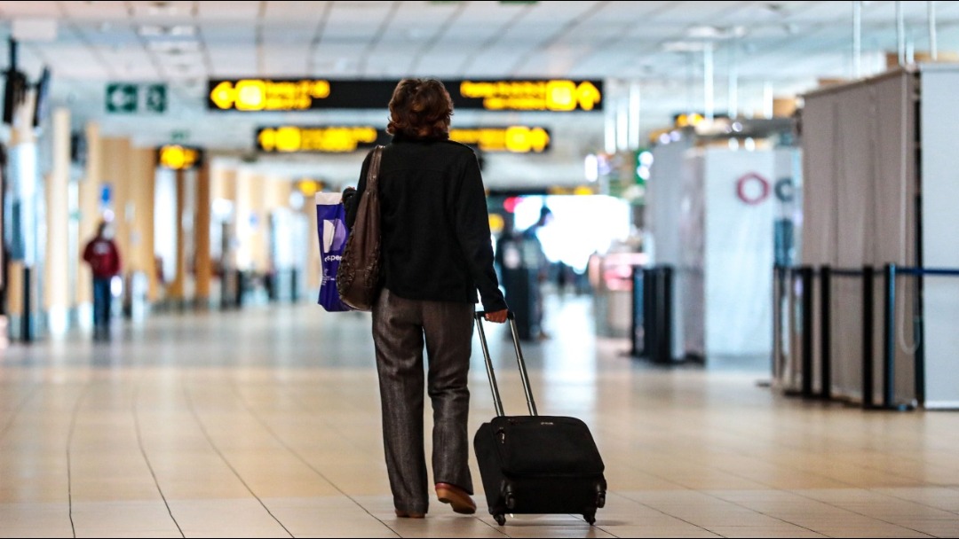 Suspenden vuelos procedentes de la India, Brasil y Sudáfrica