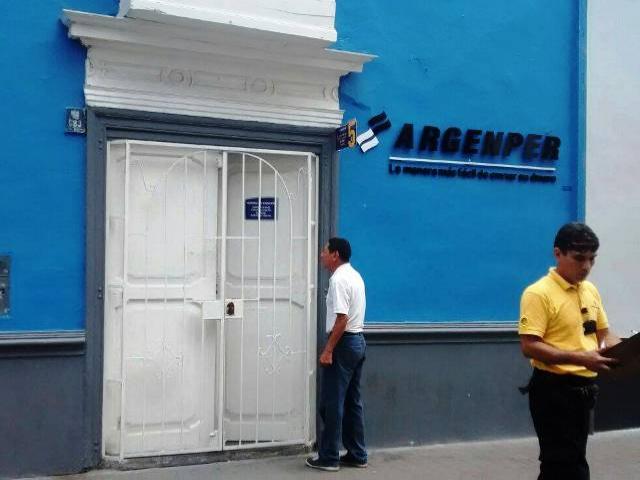 Sujeto que robó 20 mil soles fue capturado por policía femenina y serenos (Video)