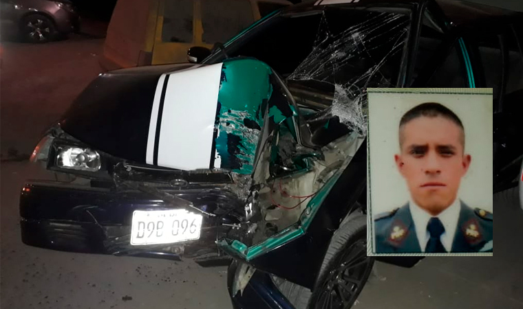 Policía en presunto estado de ebriedad choca contra base de concreto en La Esperanza