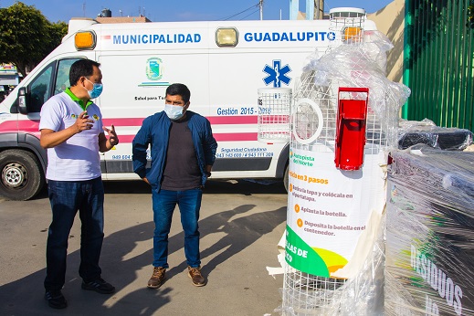  Aunor entrega contenedores de residuos a comunas de Casma y Guadalupito 