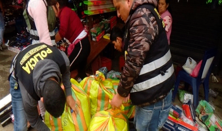Virú: Policía interviene mercado y decomisa prendas con marcas adulteradas valorizadas en 70 mil soles