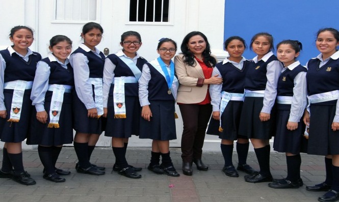 Juramentan a autoridades municipales de colegios de Trujillo