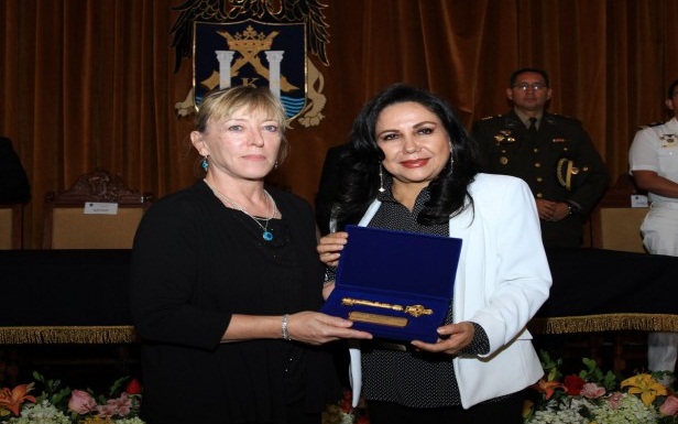  Premio Nobel de la Paz 1997 recibió Llaves de la Ciudad de Trujillo