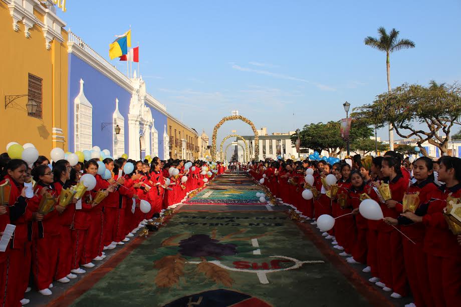 Trujillo: veintena de arcos y 37 alfombras florales ambientan celebración del Corpus Christi Arquidiocesano
