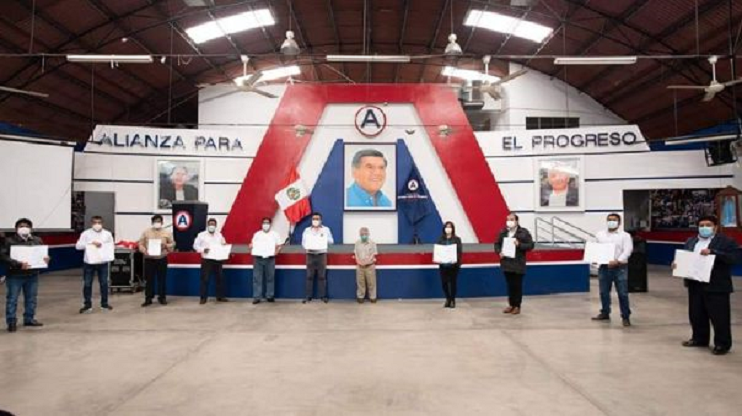 Trujillo: autoridades y militantes apepistas renuncian al partido