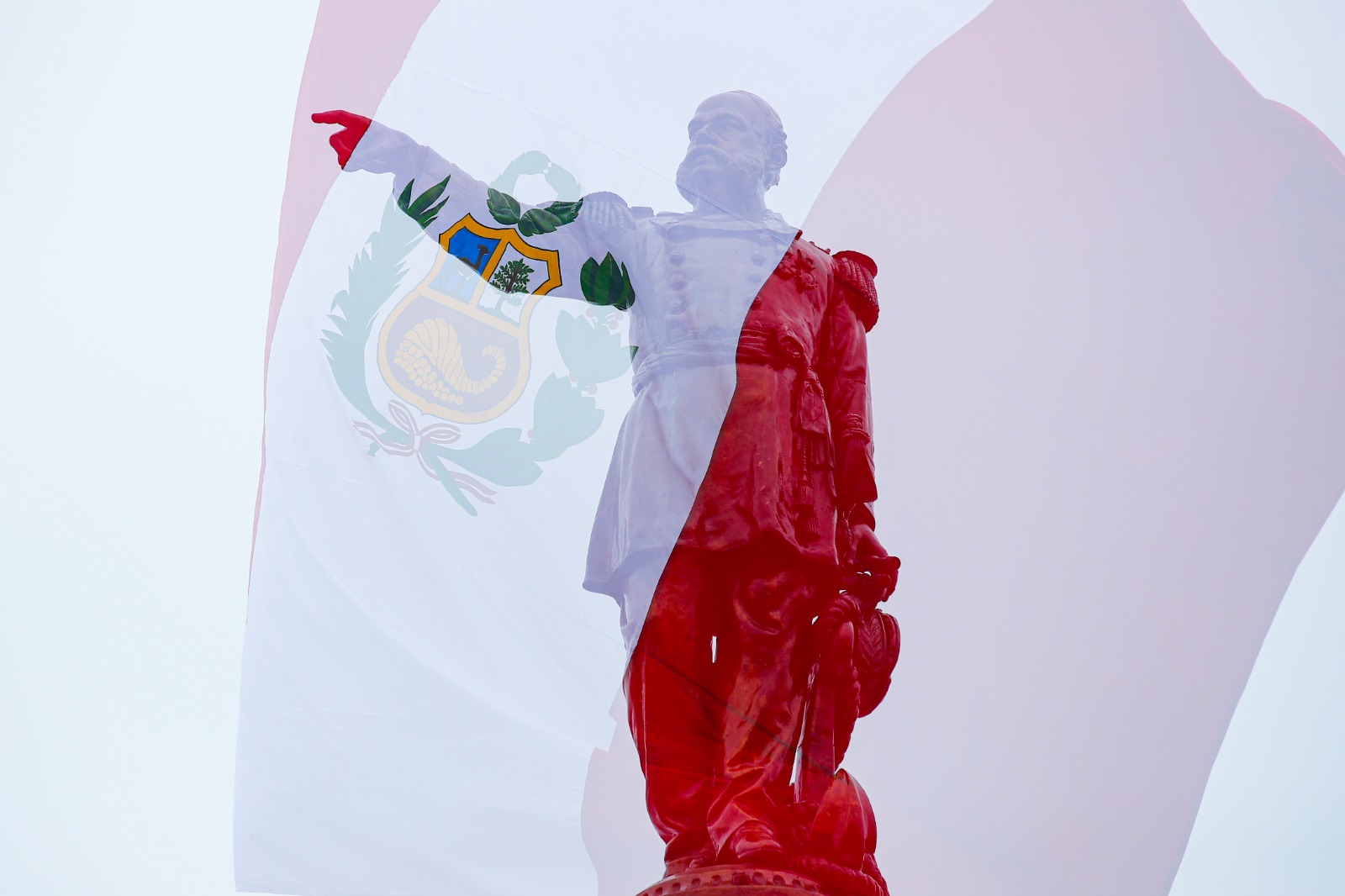 Rinden homenaje a almirante Miguel Grau y destacan rol de la Marina en lucha contra el terrorismo y narcotráfico