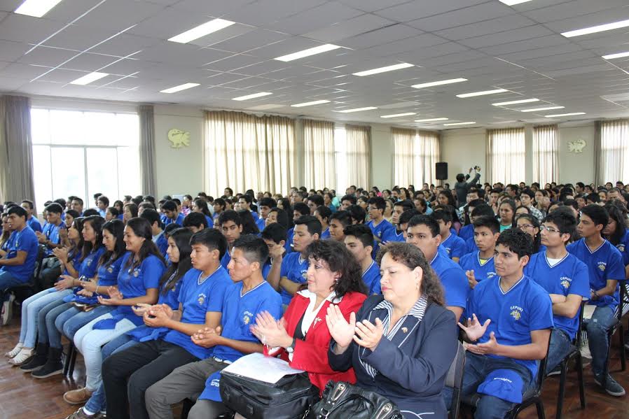 Premian a alumnos del Cepunt más destacados en el ingreso a la UNT