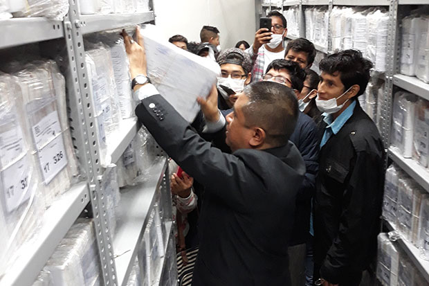 Alumnos de Historia de la UNT visitaron Archivo de la Corte de La Libertad