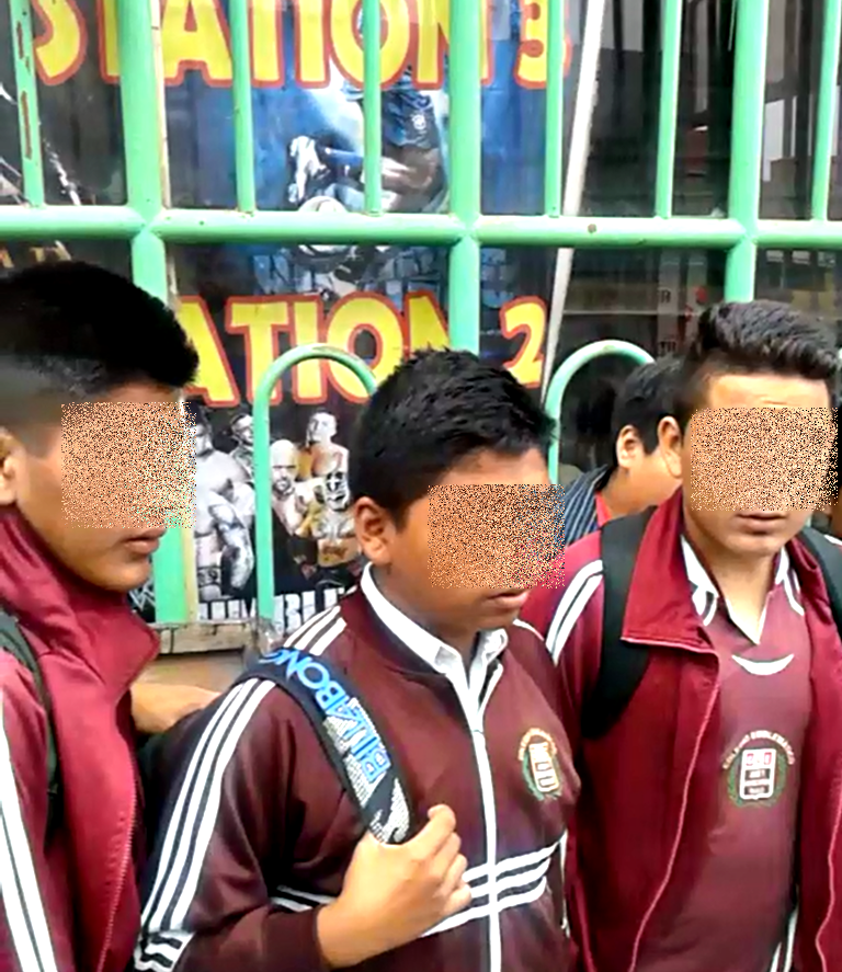 Encuentran a doce escolares en cabinas de internet 